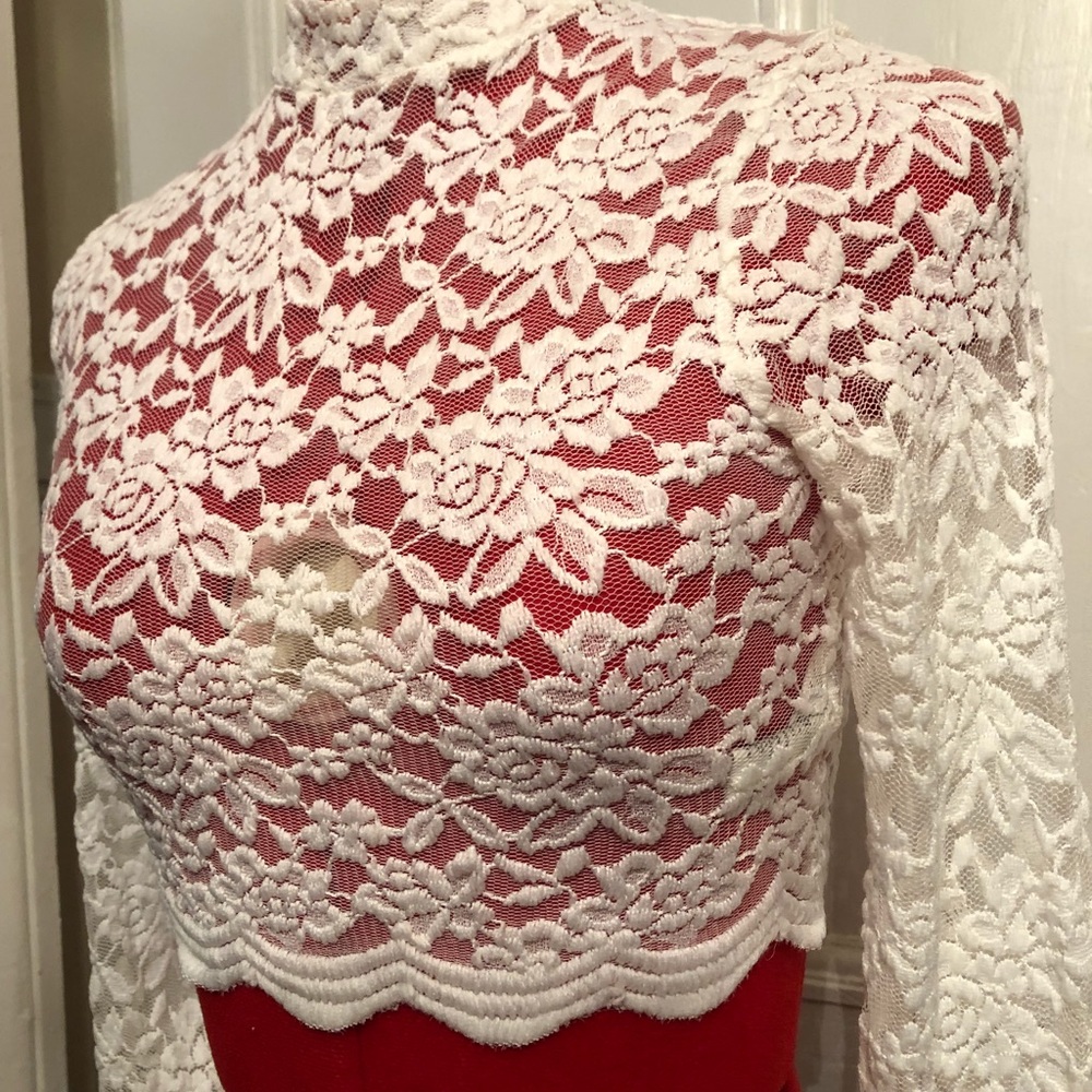 Lace long sleeve mock neck crop top XS